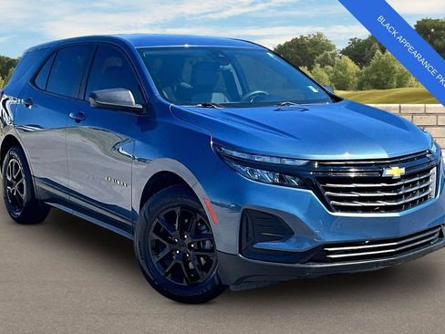 Used 2024 Chevrolet Equinox LS w/ LS Convenience Package FWD image 2