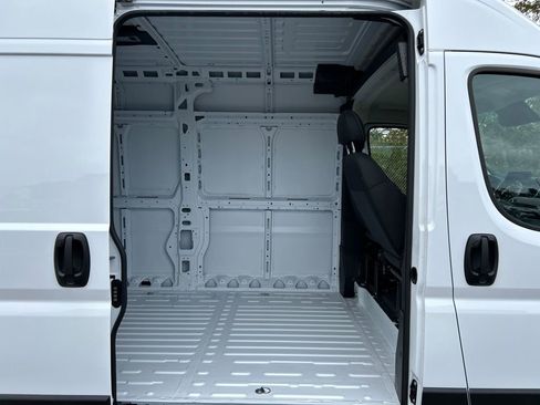 New 2026 RAM ProMaster 3500 w/ Quick Order Package 22G SLT image 26