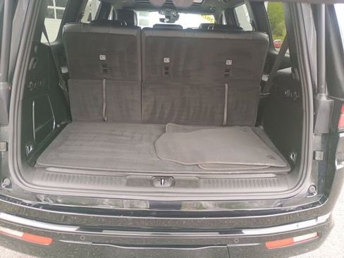 Certified 2024 Jeep Wagoneer Series II AWD/4WD image 17