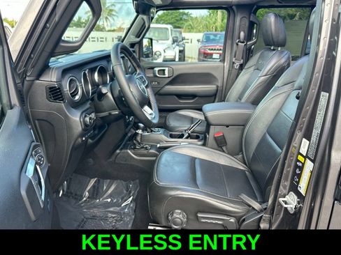 Used 2022 Jeep Wrangler Unlimited Sahara w/ Safety Group AWD/4WD image 11