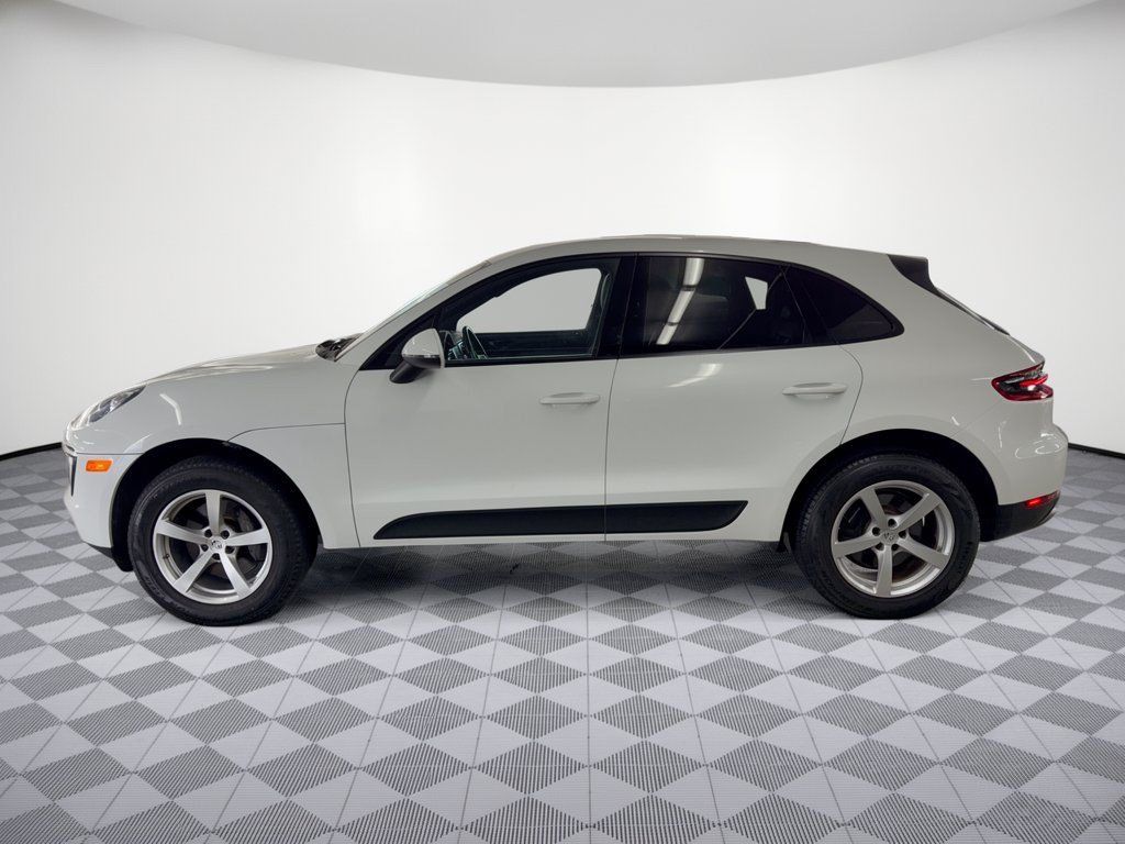 Used 2018 Porsche Macan AWD/4WD image 2