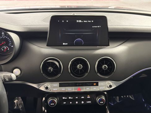 Used 2019 Kia Stinger Premium image 21