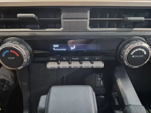 Used 2024 Toyota Tacoma SR AWD/4WD image 32