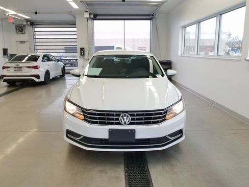 Used 2016 Volkswagen Passat 1.8T S image 2