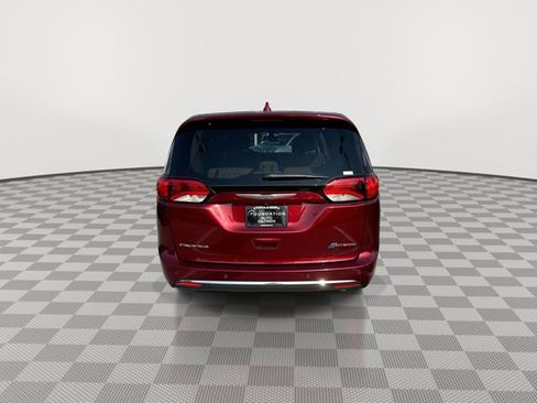 Used 2018 Chrysler Pacifica Touring Plus image 9