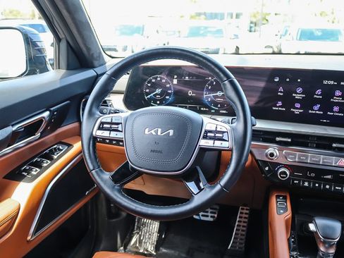 Certified 2025 Kia Telluride SX Prestige X-Line AWD/4WD image 14