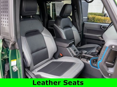 Used 2022 Ford Bronco Black Diamond image 9