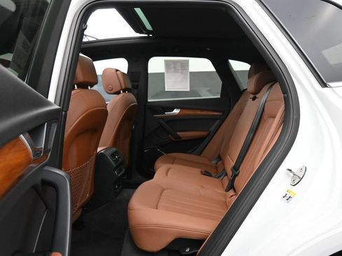 Used 2023 Audi Q5 2.0T Premium w/ Convenience Package AWD/4WD image 18