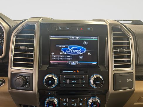 Used 2015 Ford F150 Lariat w/ Equipment Group 502A Luxury AWD/4WD image 14