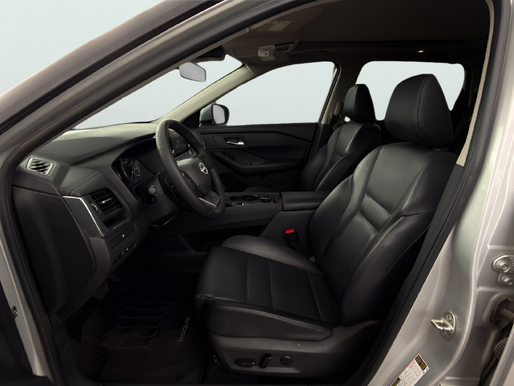 Certified 2025 Nissan Rogue SV w/ SV Premium Package AWD/4WD image 13