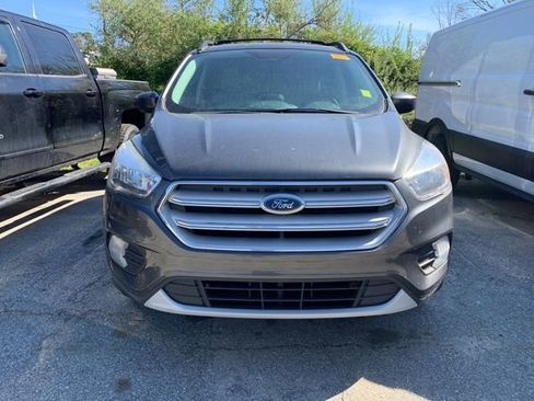 Used 2018 Ford Escape SE image 3