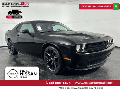 Used 2020 Dodge Challenger SXT w/ Blacktop Package image 2