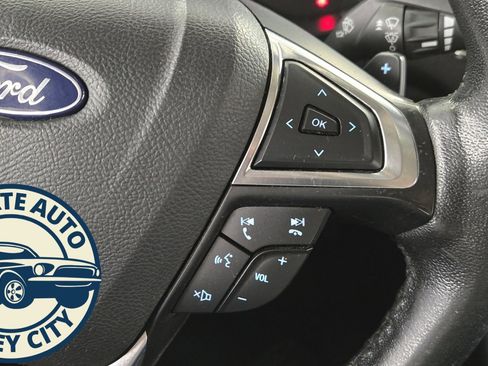 Used 2019 Ford Fusion SEL image 12