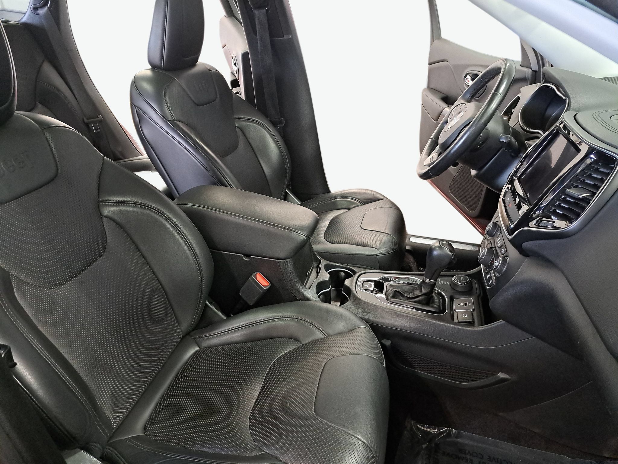 Used 2019 Jeep Cherokee Limited AWD/4WD image 11