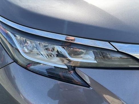Used 2021 Toyota Sienna XLE image 12