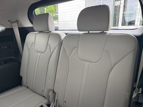 Used 2025 Kia Sorento S image 19