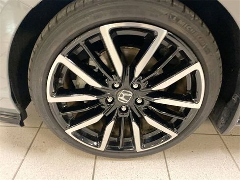 Used 2024 Honda Accord Touring image 10
