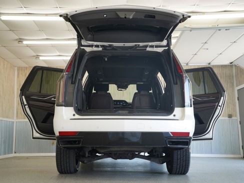 Used 2021 Cadillac Escalade Sport Platinum AWD/4WD image 42