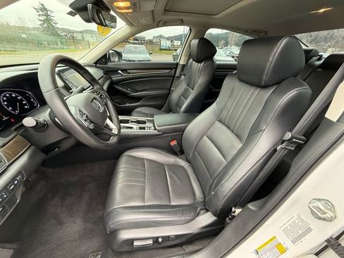 Used 2018 Honda Accord Touring image 17