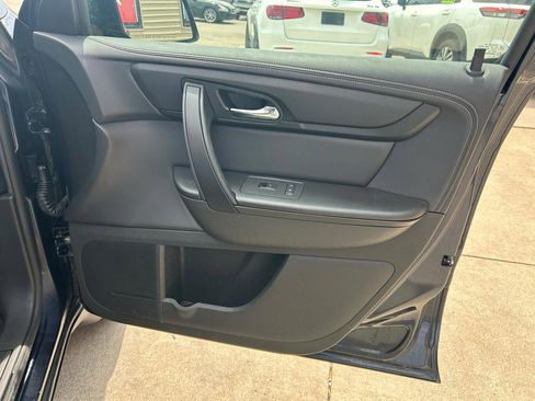 Used 2017 Chevrolet Traverse LT w/ Style and Technology Package AWD/4WD image 18