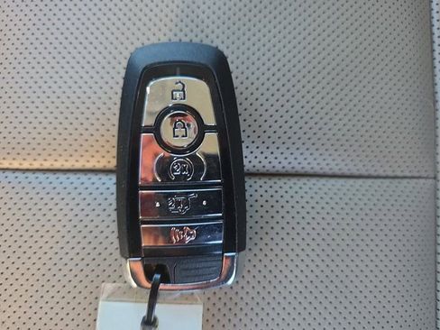 Used 2022 Lincoln Corsair AWD w/ Equipment Group 101A image 37