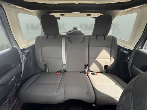 Used 2022 Jeep Wrangler Unlimited Sport AWD/4WD image 6