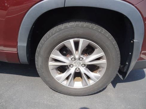Used 2015 Toyota Highlander Plus AWD/4WD image 22