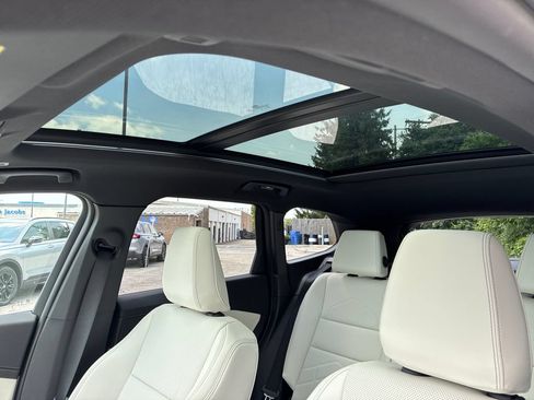 New 2026 BMW X1 xDrive28i w/ Technology Package AWD/4WD image 17