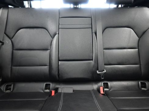 Used 2019 Mercedes-Benz GLA 250 4MATIC image 36