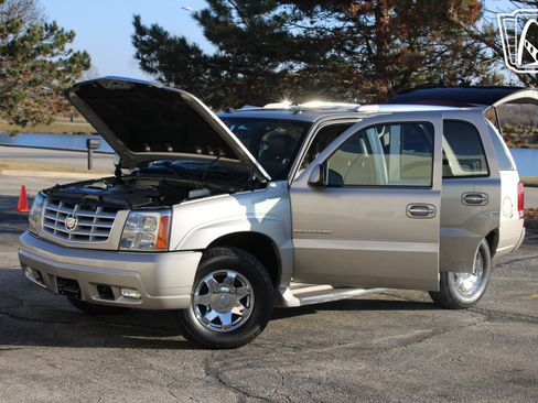Used 2005 Cadillac Escalade AWD image 14