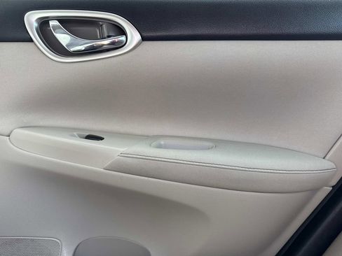 Used 2015 Nissan Sentra S image 15