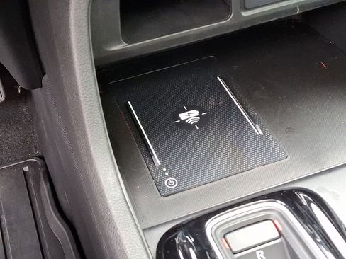 Used 2024 Honda Pilot Touring image 28