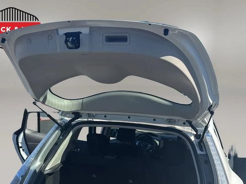 Used 2015 Nissan Leaf S FWD image 31