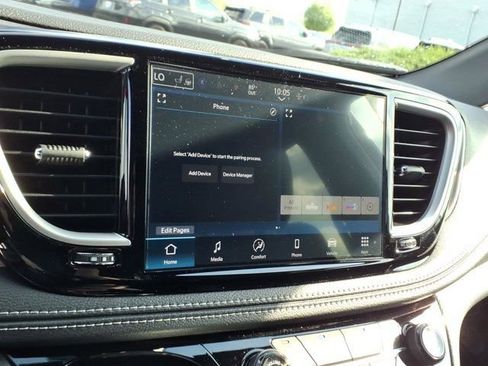 New 2026 Chrysler Pacifica Select image 8