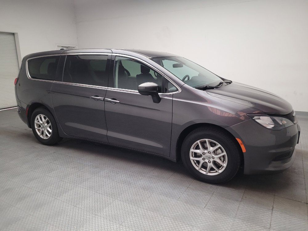 Used 2021 Chrysler Voyager LX FWD image 11