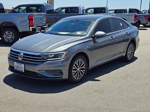 Used 2019 Volkswagen Jetta SEL FWD image 4