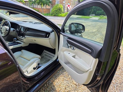 Used 2017 Volvo V90 T6 Cross Country AWD/4WD image 10