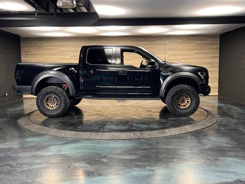 Used 2020 Ford F150 Raptor w/ Equipment Group 802A Luxury AWD/4WD image 18