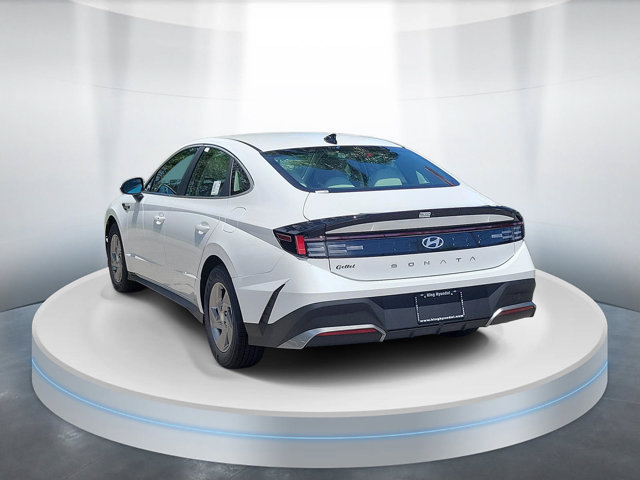 New 2026 Hyundai Sonata SE FWD image 3