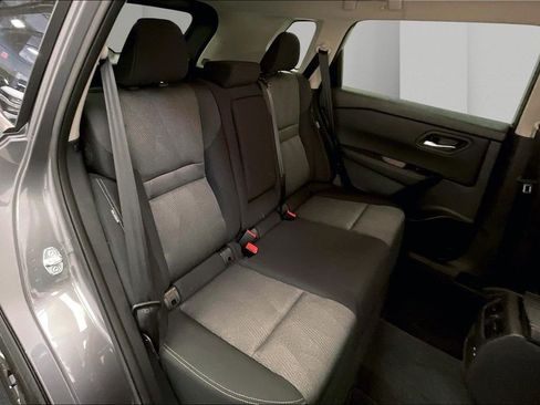 Certified 2026 Nissan Rogue SV image 18