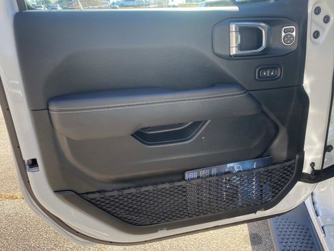 Certified 2023 Jeep Wrangler Sahara w/ Cold Weather Group image 20