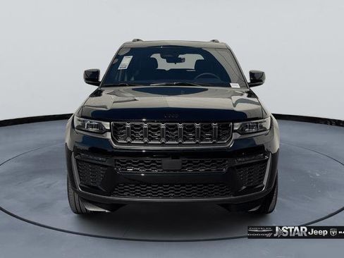 New 2026 Jeep Grand Cherokee Limited w/ Limited Altitude Package AWD/4WD image 2