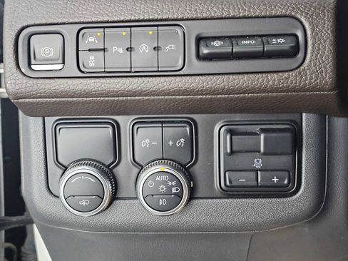 Used 2021 GMC Yukon XL Denali w/ Denali Ultimate Package image 29