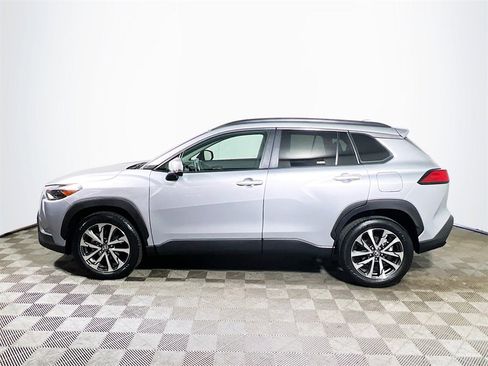 Certified 2023 Toyota Corolla Cross XLE image 5