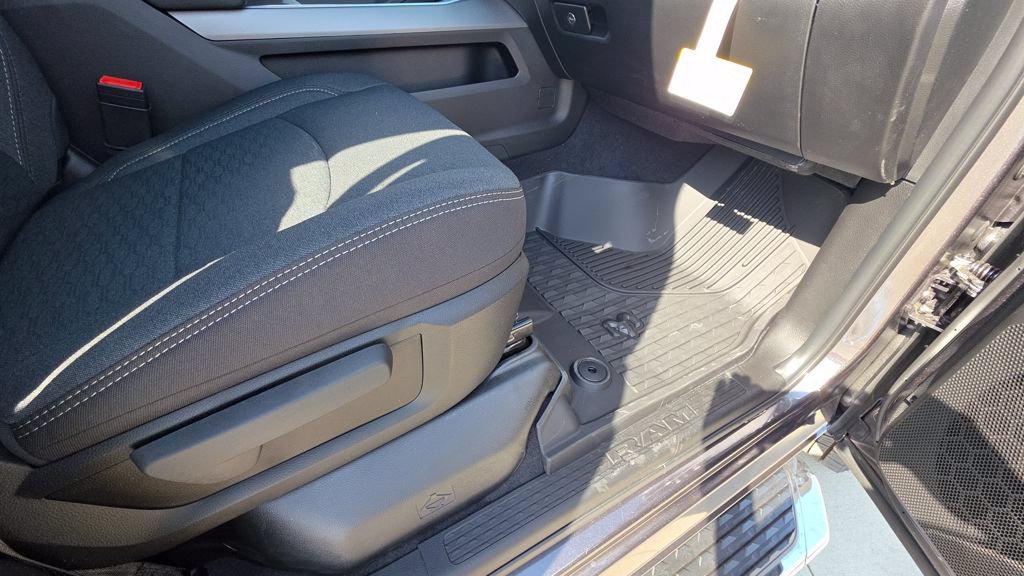 New 2026 RAM 3500 Big Horn AWD/4WD image 14