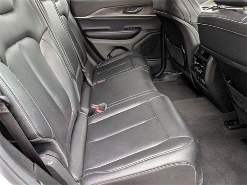 Used 2024 Jeep Grand Cherokee Limited image 34