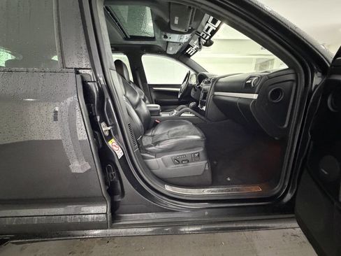 Used 2009 Porsche Cayenne GTS image 18