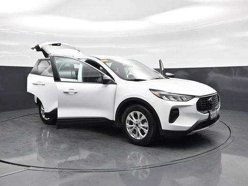 Certified 2023 Ford Escape Active FWD image 16