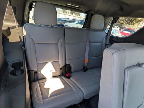 Used 2024 GMC Yukon SLT image 13