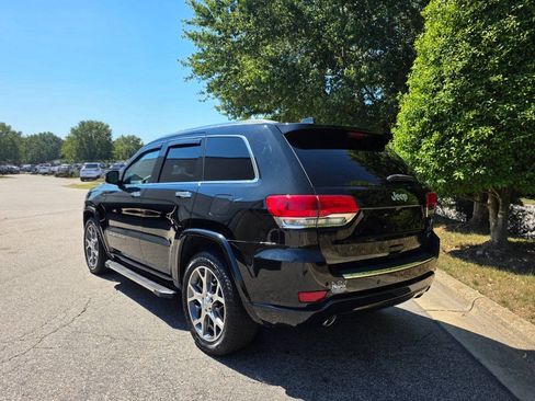 Used 2019 Jeep Grand Cherokee Overland RWD image 3
